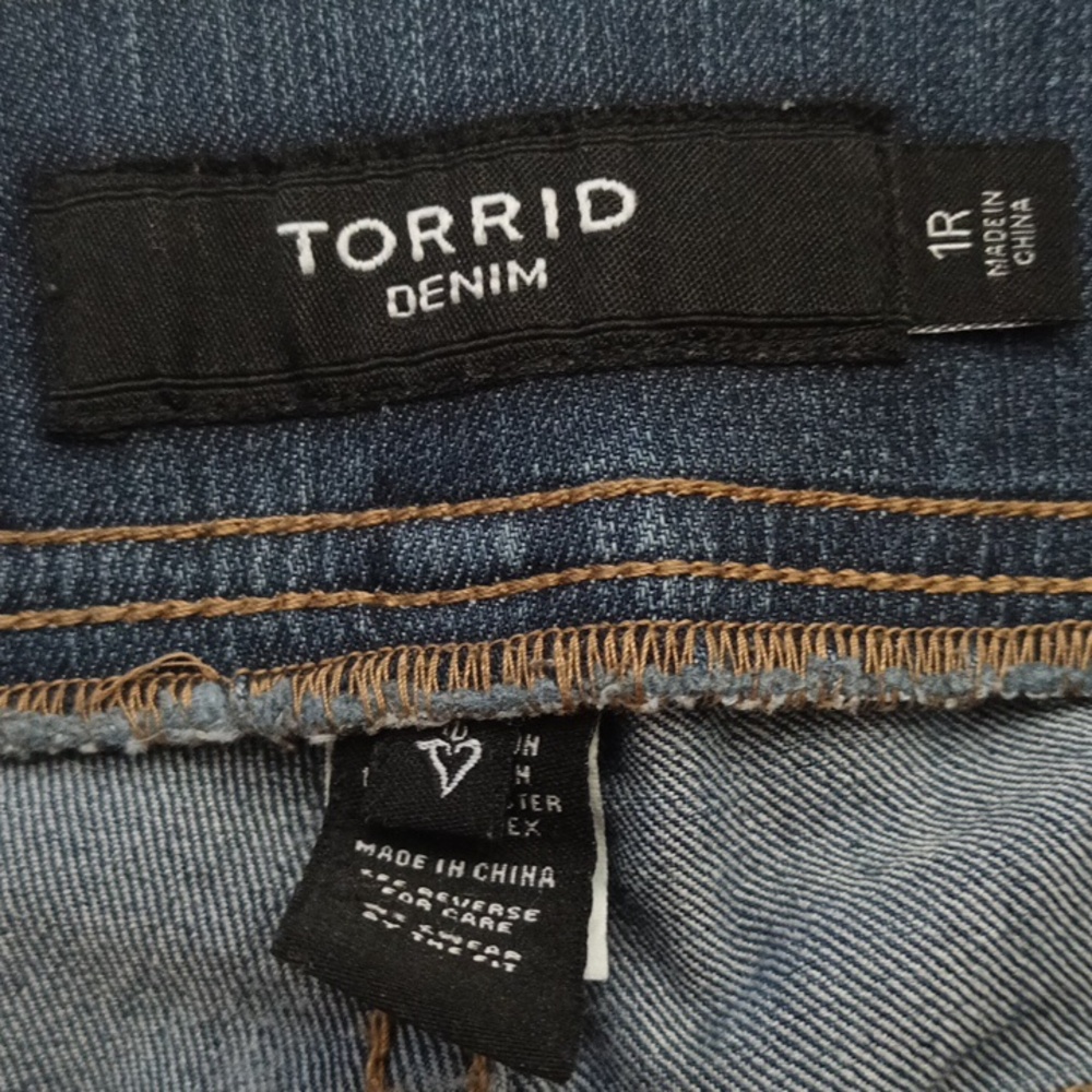 Torrid Pull on Jeans Size 1R - Picture 2 of 4